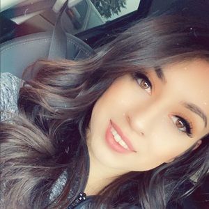 Meet your Posher, Mayra